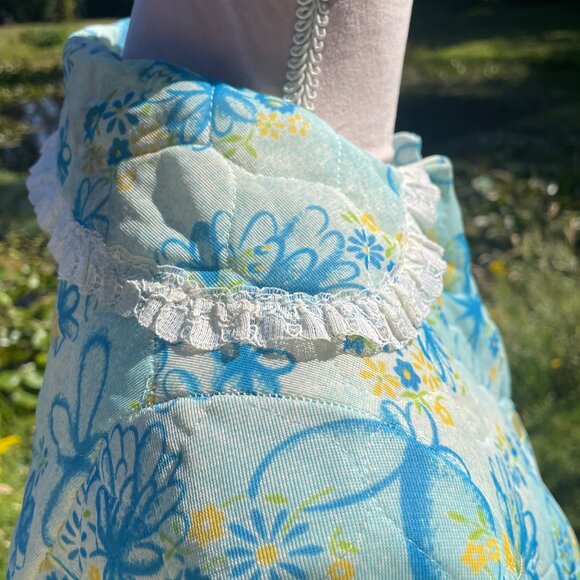 Vintage 1960s Quilted Housecoat – Blue Floral – Retro Loungewear - Picture 6 of 11